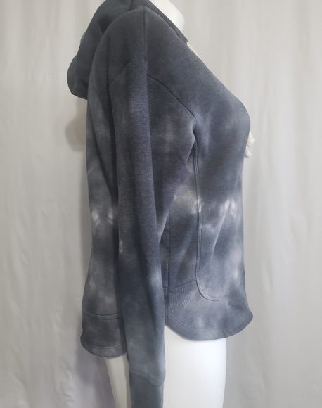 Universal Threads tie-dye hooded pullover - Picture 2 of 5